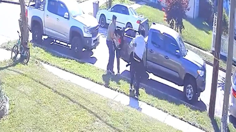 WATCH: Marine veteran disarms teen during attempted robbery