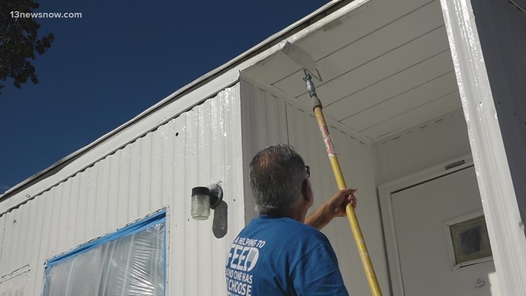 Food Lion gifts local pantry $6,000 makeover to better serve community
