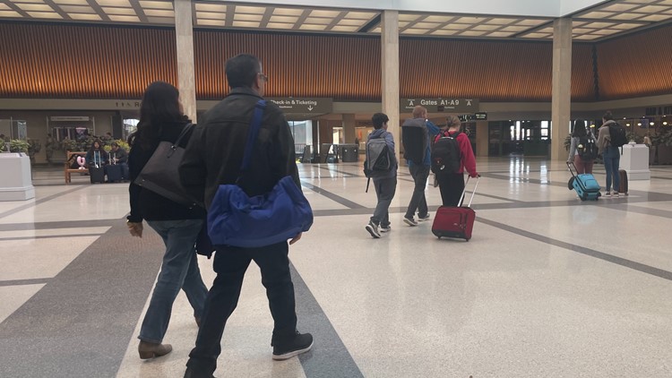 Hampton Roads travelers return from New Year's holiday