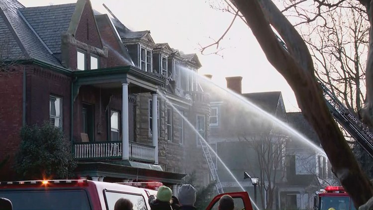 Firefighters battle 2-alarm blaze in Portsmouth's Olde Towne