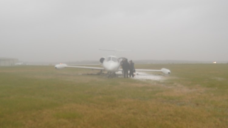 Plane skids off runway at Newport News/Williamsburg Airport