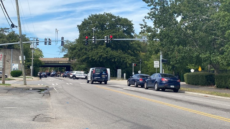 3 arrested after stolen vehicle chase ends in Norview area of Norfolk, police say