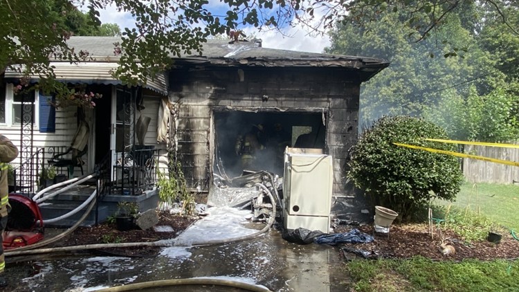 4 displaced, pet dog killed in Chesapeake house fire