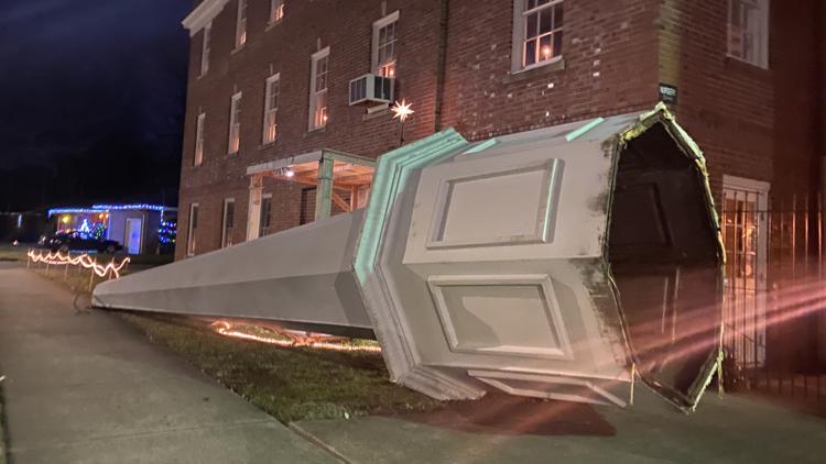 Strong winds knock steeple off of Portsmouth church
