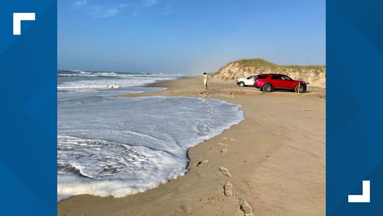 Rodanthe houses vulnerable to rough surf, high winds as Fiona passes off coast