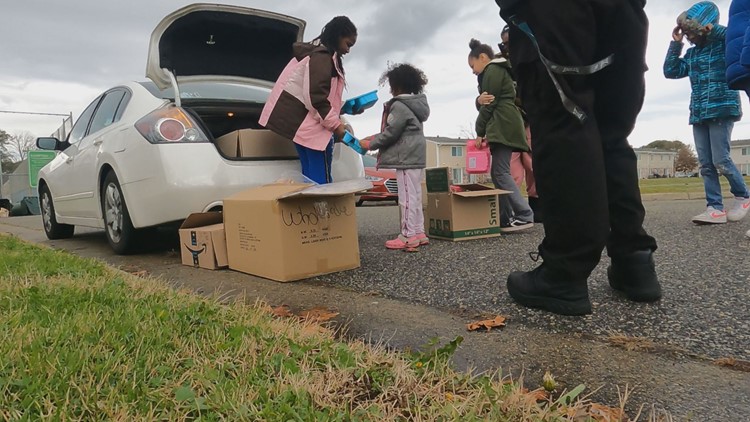 Group holds toy giveaway in Buckroe Beach