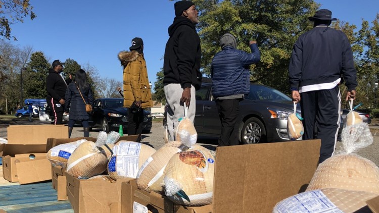 Tyrod Taylor Foundation Turkey Drive provides more than 300 meals in Hampton
