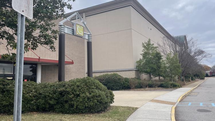 Holiday shoppers ‘on edge’ after shots fired outside Greenbrier Mall in Chesapeake