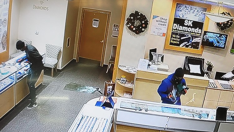 Chesapeake police investigate jewelry store robbery at Greenbrier Mall