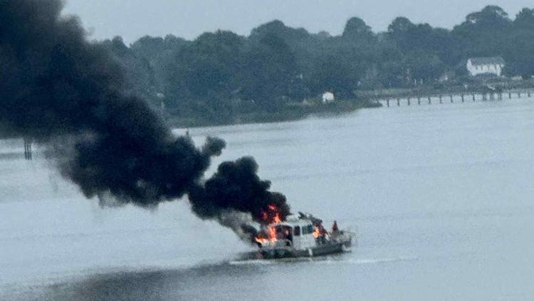Update: Body found on burning boat near Midtown Tunnel, officials say