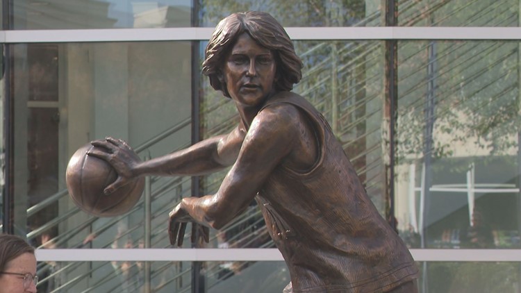 Former ODU Women's Basketball Great Nancy Lieberman Immortalized With Statue on Campus