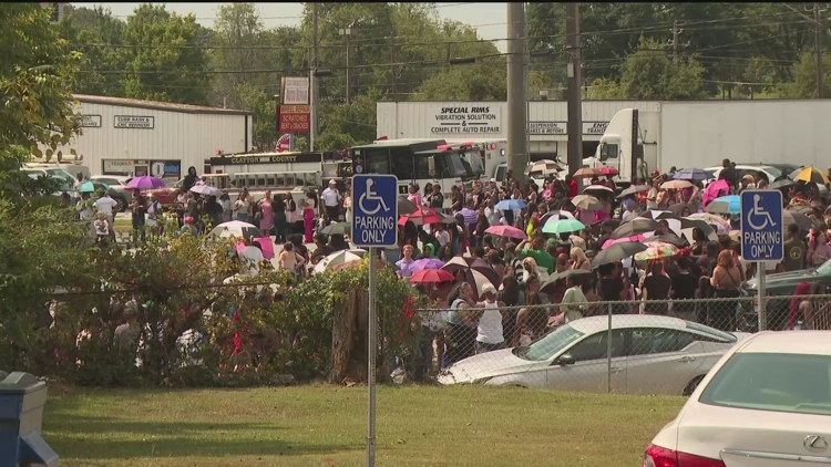 Crowd gathers in metro Atlanta for Cardi B meet-and-greet
