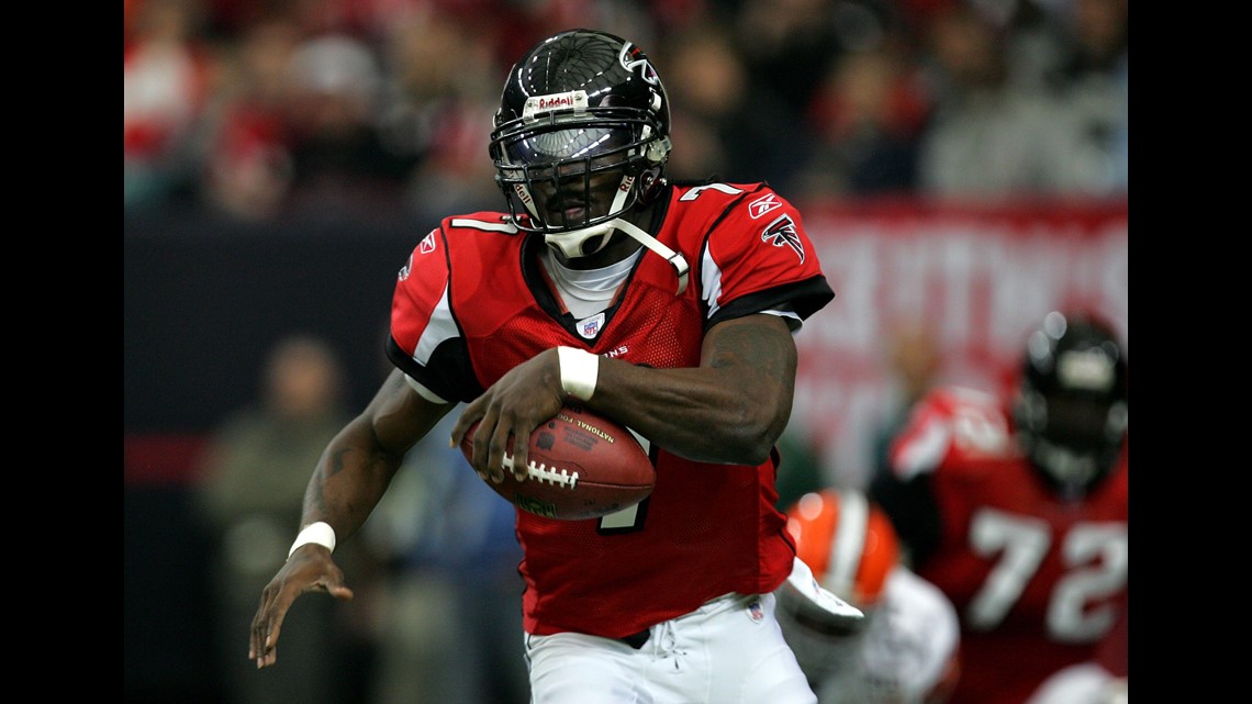 Michael Vick Joins Fox Sports As NFL Studio Analyst – Deadline