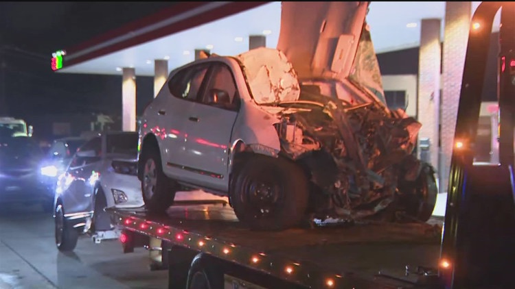 One dead, several injured after multi-vehicle crash on busy Gwinnett County road: Police