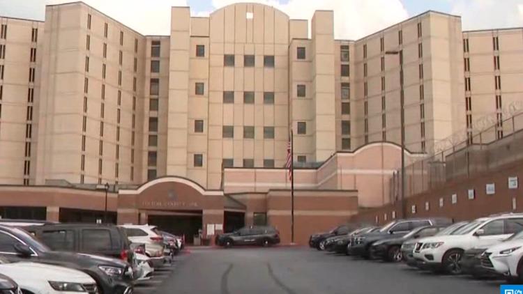 Jail population, overcrowding discussed at community town hall held by Fulton County sheriff