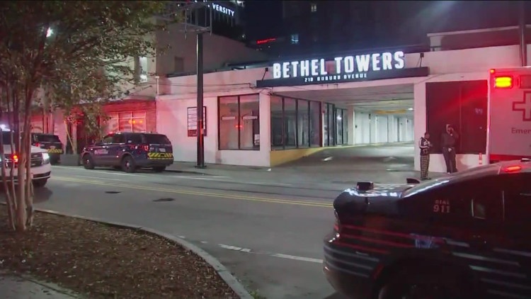 Police: 1 dead, 1 hurt after shooting at apartment on Auburn Ave.