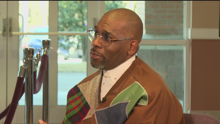 Pastor Jamal Bryant calls for federal action after threatening incident at his church