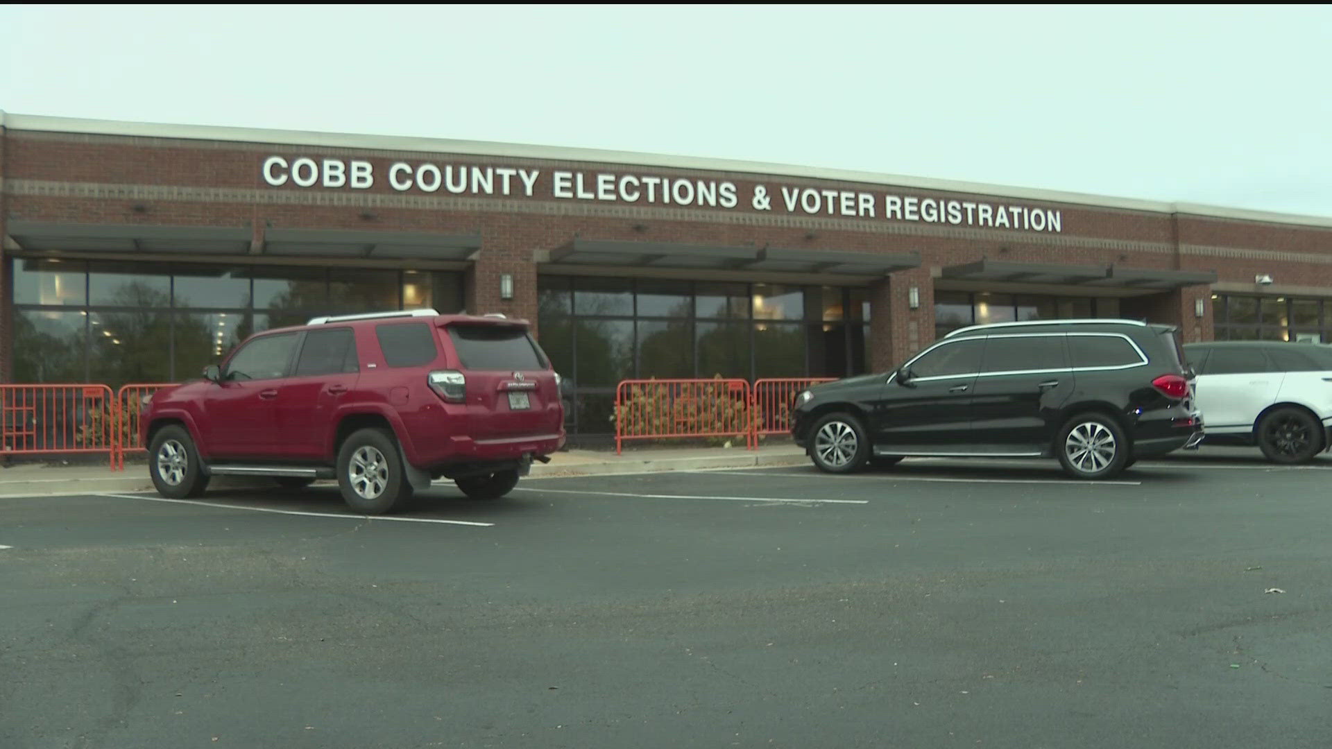 Officials encourage Cobb County voters to turn in their absentee ballots by Nov. 5 at 7 p.m. on Election Day or vote in person. 