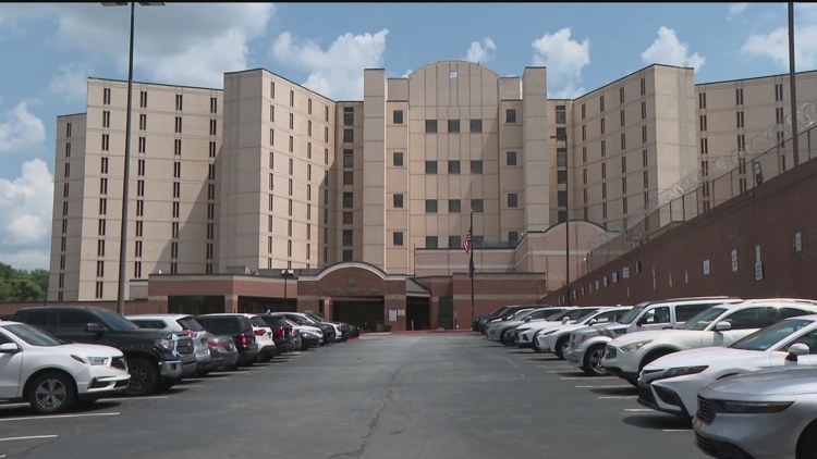 Fulton County commissioners approve plan to fund renovations for jail