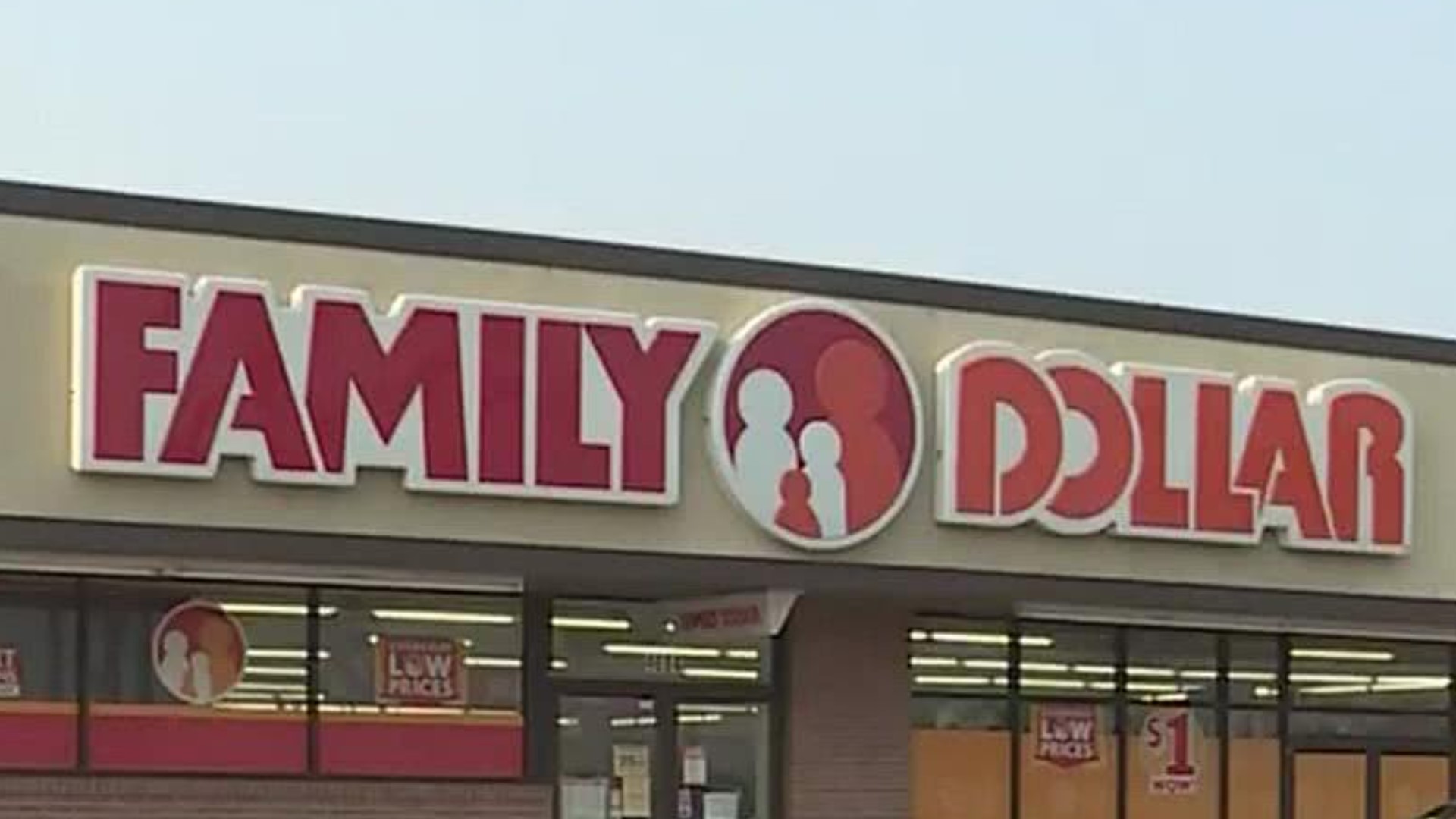 After fumigating a Family Dollar distribution facility in Arkansas, inspectors found more than 1,100 dead rodents.