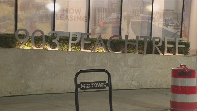 Four men injured in late-night shooting at Midtown apartment complex, police say