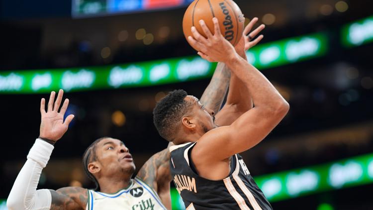 Hawks shoot abysmal 1-22 from 3-point range in first half of MLK Day game vs. Bucks