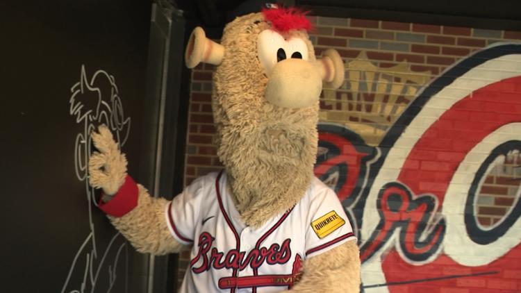 BetUS ranks Braves’ Blooper No. 11 sexiest mascot in MLB