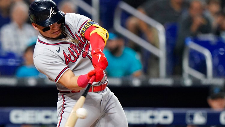 Braves beat Marlins 2-1, clinch 5th straight NL East title
