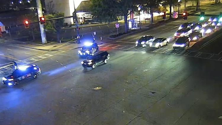 Driver flees traffic stop in Buckhead, crashes in busy intersection, runs from troopers before being arrested
