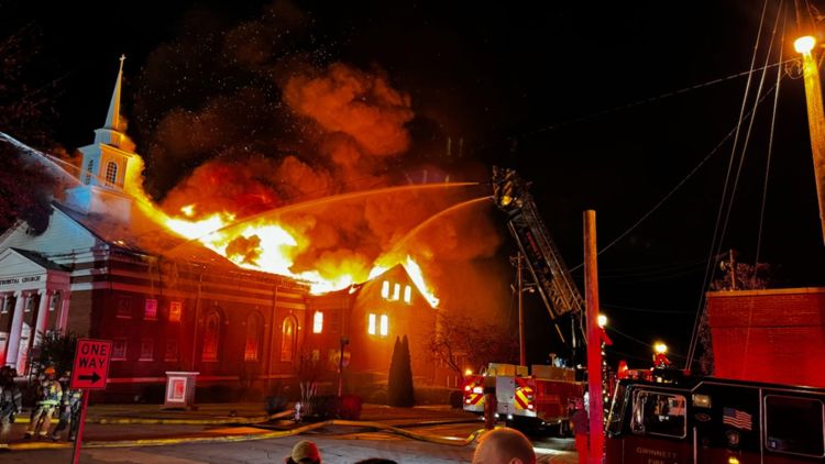 Thanksgiving night church fire destroys Buford building