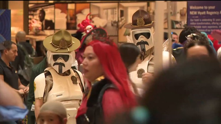 Dragon Con brings thousands to Downtown Atlanta this Labor Day weekend