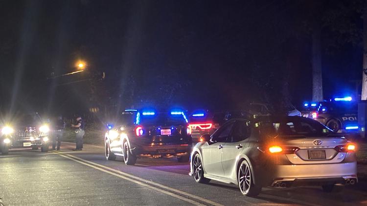 Man's body found in wooded area in South Fulton, police say