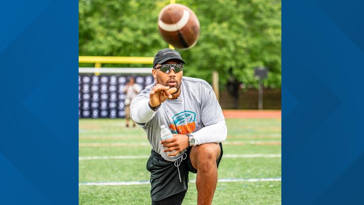 NFL brothers return to Georgia for youth football camp