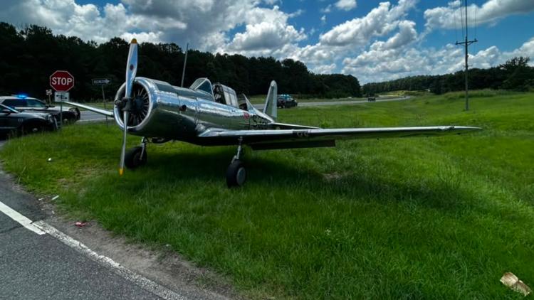 Pilot lands WWII-era plane safely on Georgia highway amid mechanical issues