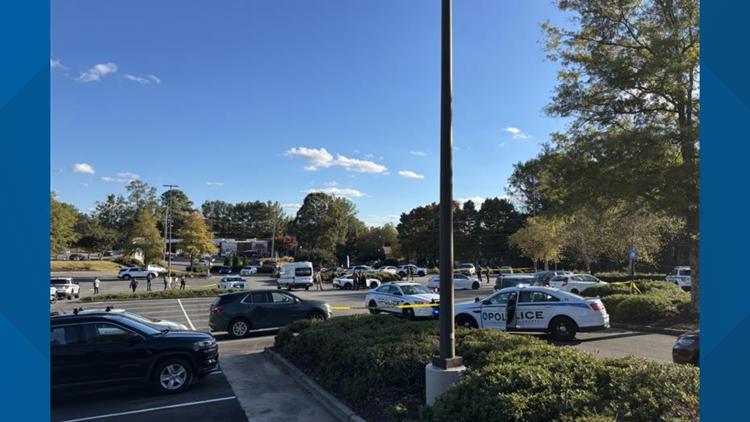 Gwinnett police investigating homicide at Duluth shopping plaza