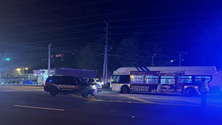 MARTA says crash involving bus left 1 dead, 3 hurt in DeKalb Co. on Christmas Eve