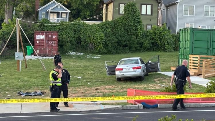Man dies after being shot outside Vine City food mart in Atlanta, crashing into power pole