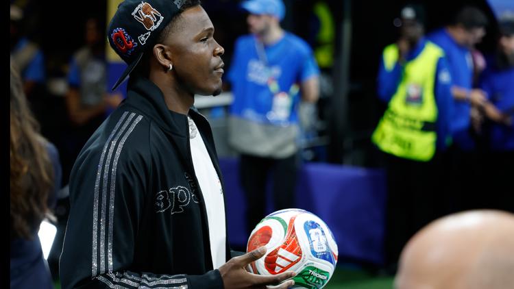 Atlanta native Anthony Edwards features at Argentina-Egypt World Cup match