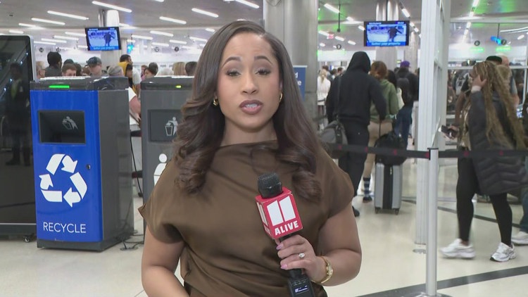 TSA warns of longer airport security lines as shutdown drags on