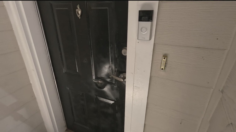 Atlanta mother claims APD busted open her door to serve arrest warrant for former tenant