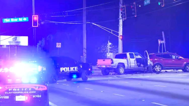 19-year-old dies after shooting leads to crash on busy road in Clayton County, police say
