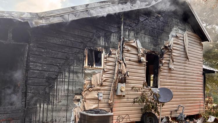 Fire displaces 3 people from Hall County home
