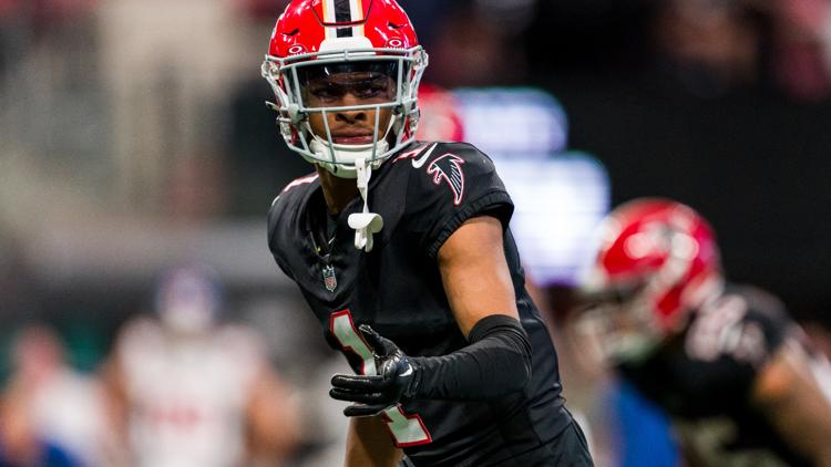 Falcons news: WR Darnell Mooney injury update as team signs D.J. Chark