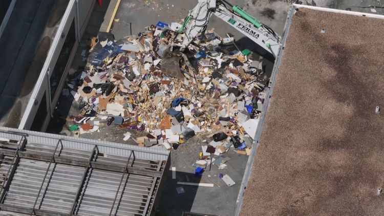 Crews begin clearing out former Atlanta Medical Center site