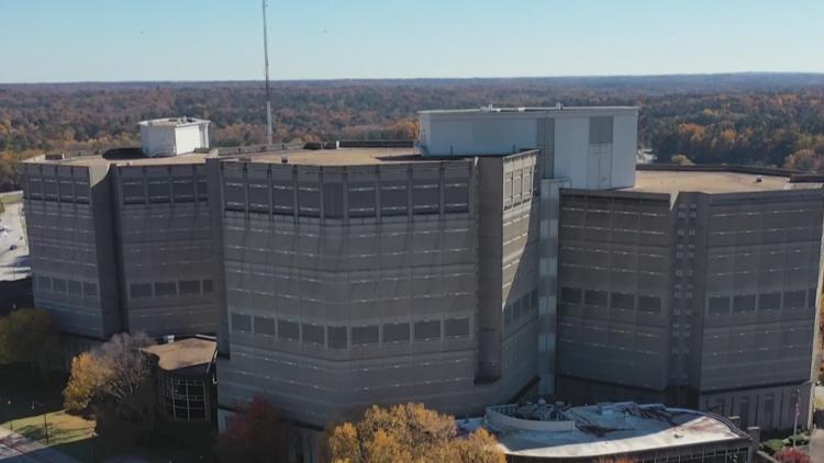 Feds: Escaped inmates wrapped rope around Lyft driver's neck, forced her to drive 10 hours while threatening to kill her