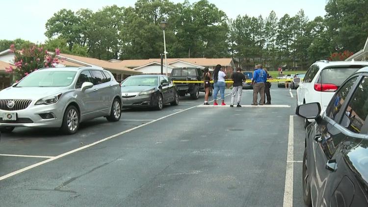 Man, woman found shot to death inside of Atlanta apartment complex, police say