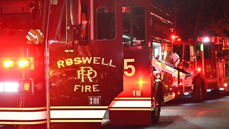 No injuries reported after structure fire in Roswell, firefighters say