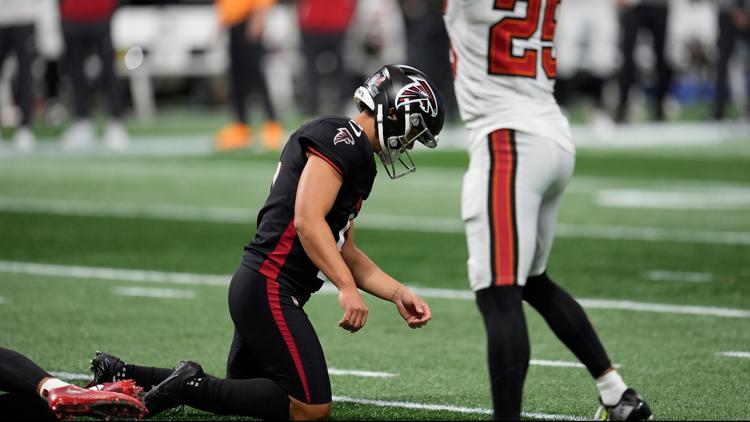 Falcons updates | Atlanta loses to Tampa Bay as kicker Youngoe Koo shanks game-tying field goal as time expires