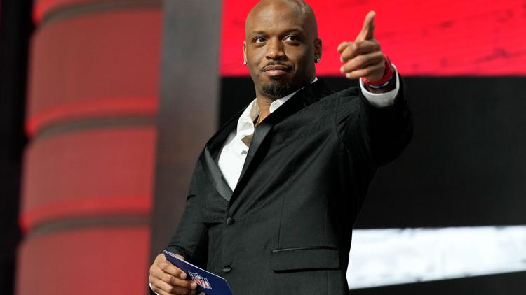 John Abraham to be inducted this year into Falcons Ring of Honor