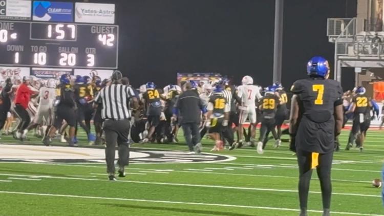 39 Gainesville football players suspended for playoff quarterfinal after benches-clearing brawl